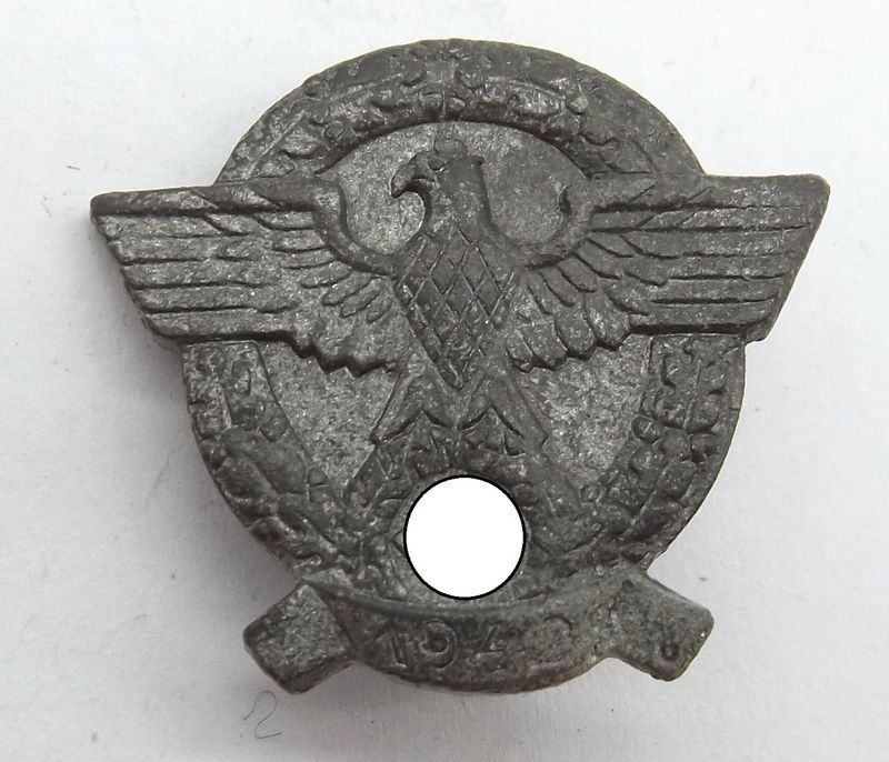 3. Reich: Abzeichen zum Tag der Polizei 1942, rückseitig gepunzt G 5.