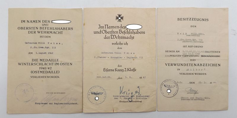 Wehrmacht: Urkundennachlass eines Unteroffiziers im Panzergrenadier-Regiment 113, Ostmedaille, OU, EK 2, OU Generalmajor Walter Krüger (RK, EL, DKiG), VWA in Silber, OU Oberst und Rgts.-Kommandeur. Wehrmacht: Urkundennachlass eines Unteroffiziers im Panzergrenadier-Regiment 113, Ostmedaille, OU, EK 2, OU Generalmajor Walter Krüger (RK, EL, DKiG), VWA in Silber, OU Oberst und Rgts.-Kommandeur.