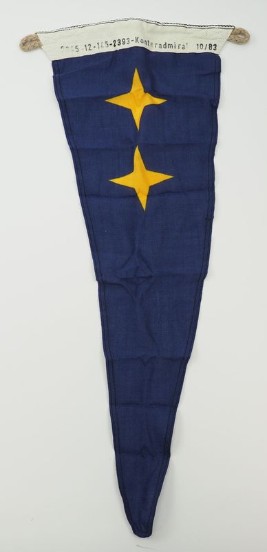 Bundeswehr / Marine: Wimpel / Stander für einen Konteradmiral, Hersteller Bonner Fahnenfabrik GmbH, Größe ca. 65 x 25 cm.
