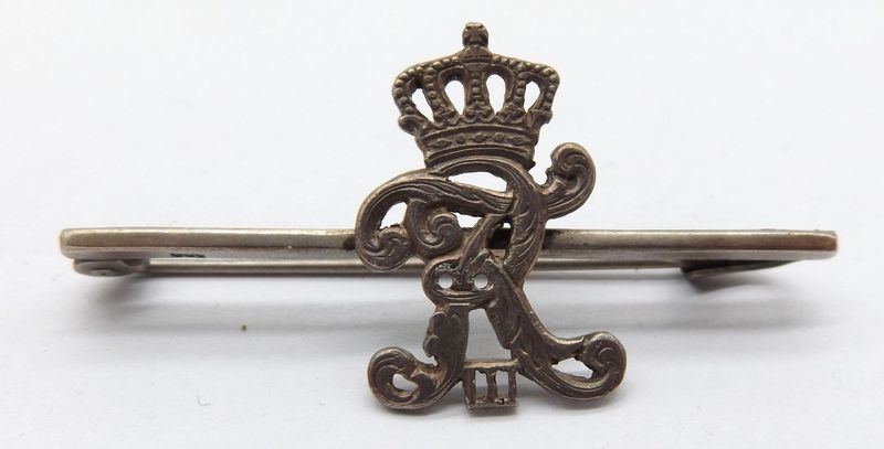 Preussen: Regimentsabzeichen / Regimentsnadel / Grenadier-Regiment Kronprinz (1. Ostpreussisches) Nr. 1, Silber (800 gepunzt), an Quernadel, Maße ca. 450 x 22 mm. Preussen: Regimentsabzeichen / Regimentsnadel / Grenadier-Regiment Kronprinz (1. Ostpreussisches) Nr. 1, Silber (800 gepunzt), an Quernadel, Maße ca. 450 x 22 mm.