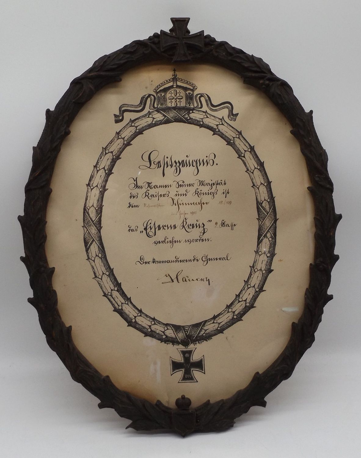 Baden: Besitzzeugnis zum Eisernen Kreuz 2. Klasse für einen Reservisten im 1. Badisches Leib-Grenadier-Regiment Nr. 109, OU Kommandierender General Karl Heinrich von Hänisch, im Schmuckrahmen.