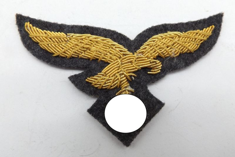 Luftwaffe: Mützenadler General, goldener Metallfaden, handgestickt, Breite ca. 7,3 cm.
