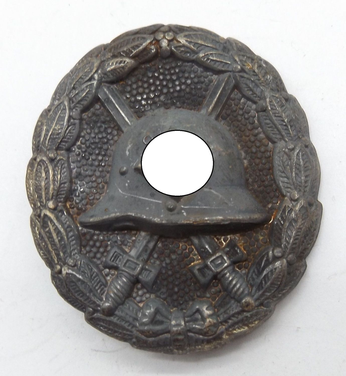 Verwundetenabzeichen in Silber, 1. Form Legion Condor, Versilberung teilweise vergangen.