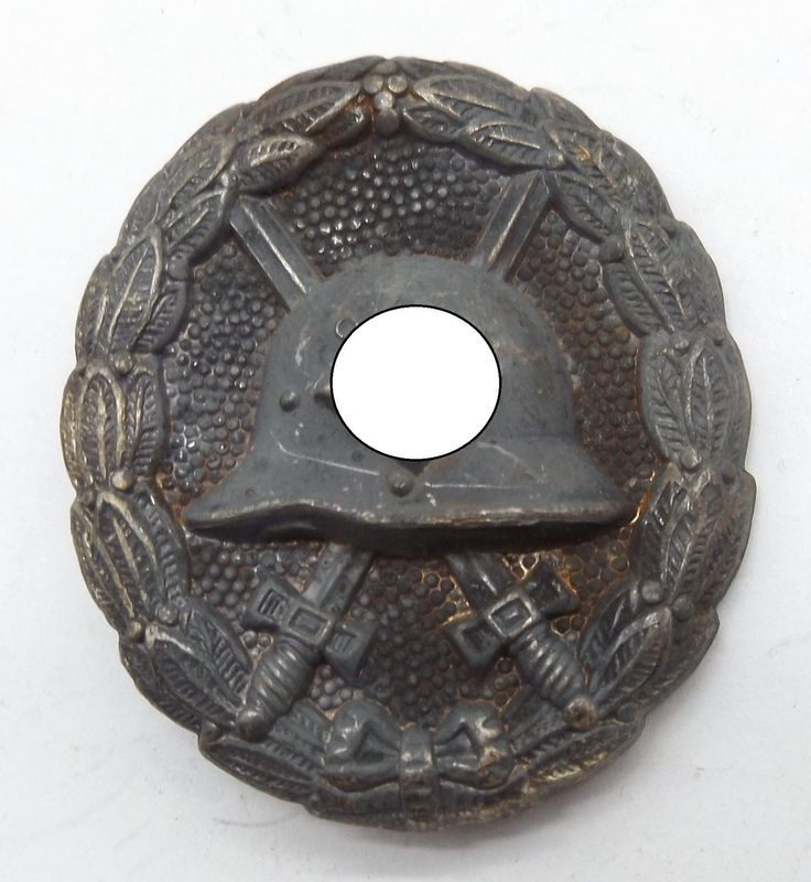 Verwundetenabzeichen in Silber, 1. Form Legion Condor, Versilberung teilweise vergangen.