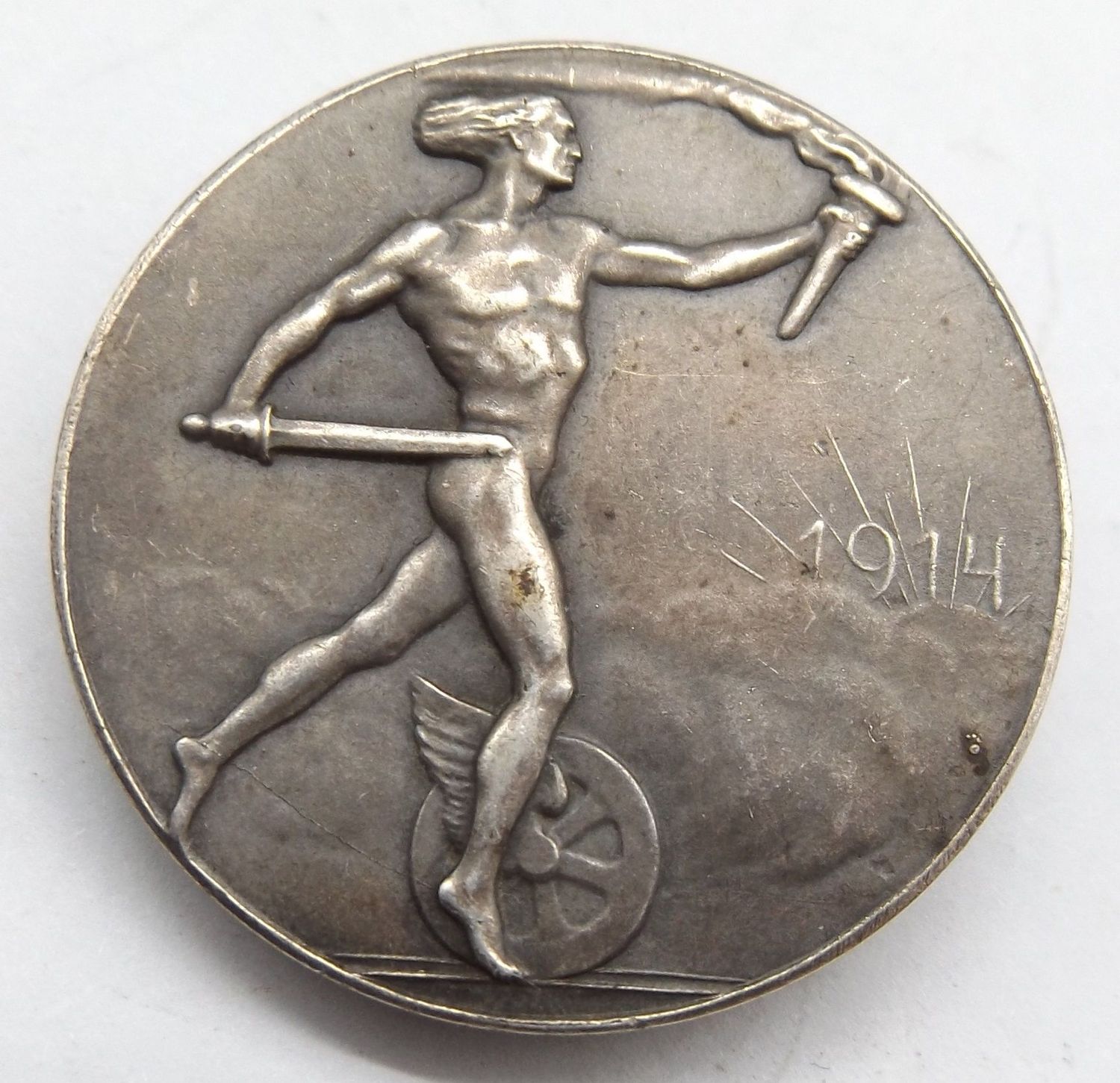 Preussen: Eisenbahner Abzeichen, broschierte Medaille "Grosses erleben macht ehrfürchtig und im Herzen fest Kaiser Wilhelm II. 1916", an Nadel.