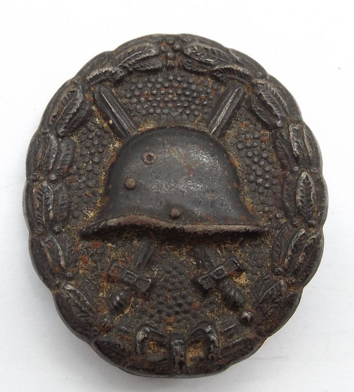 Verwundetenabzeichen 1914 in Schwarz.