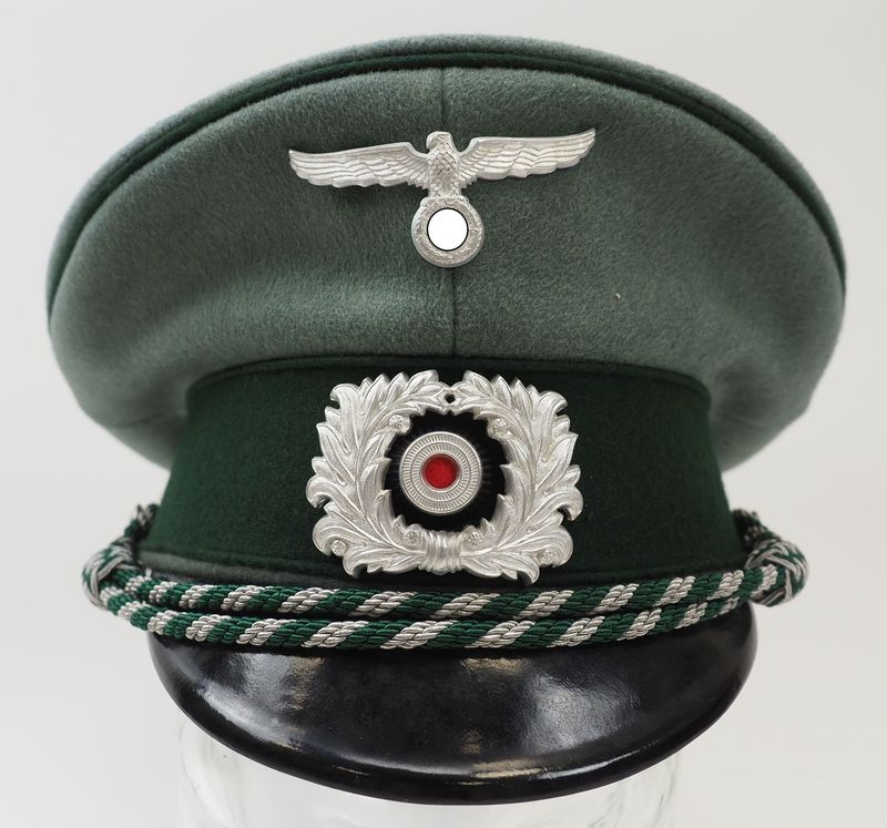 3. Reich: Schirmmütze für Offiziere der  Reichsfinanzverwaltung (Zoll), mit Herstellertrapez.