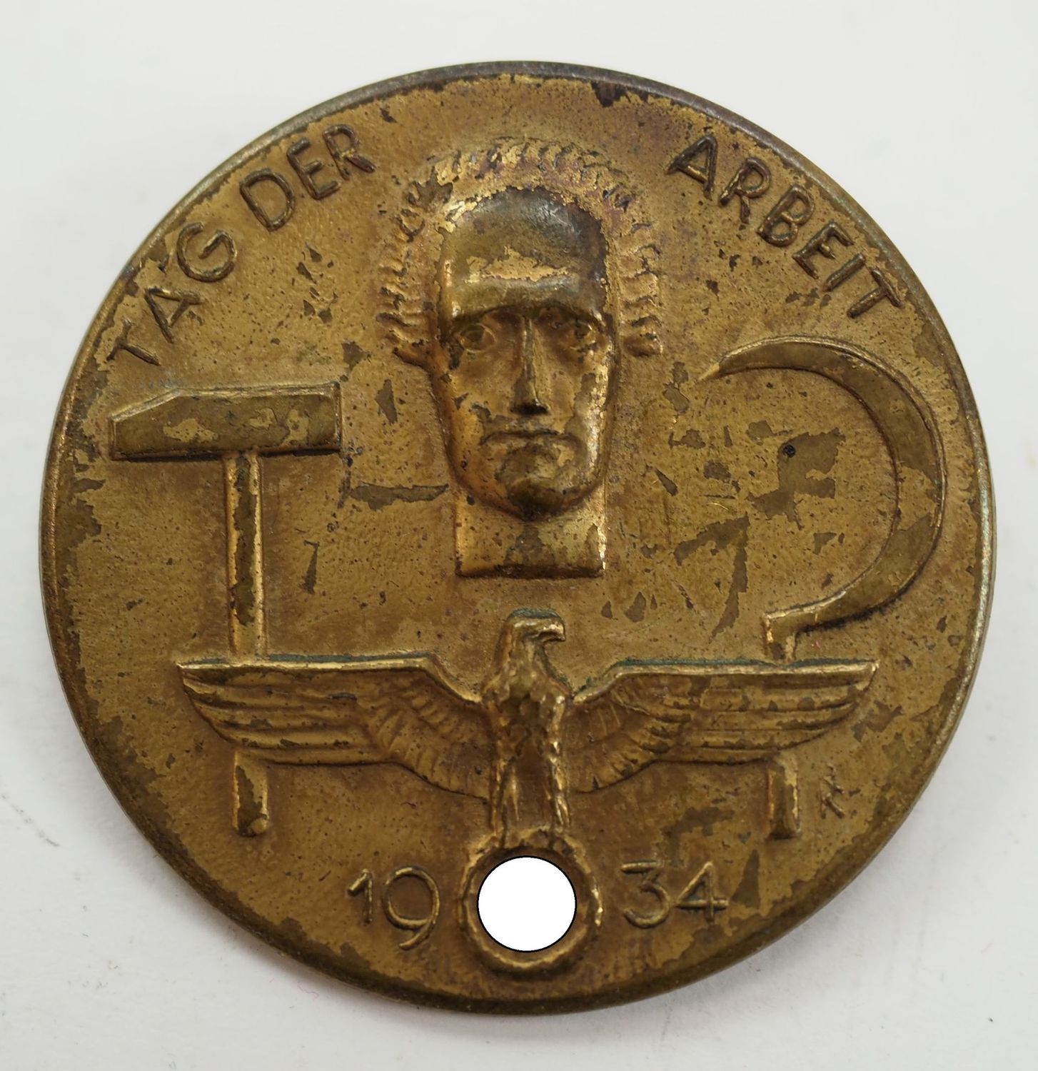 3. Reich: Abzeichen Tag der Arbeit 1934, Hersteller VI., Schwäbisch Gmünd.
