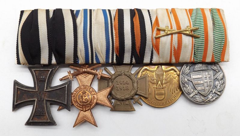 Bayern: 5-er Ordensschnalle. EK2 1914, MVK 3. Klasse, FEK, Österreich Kriegserinnerungsmedaille, Ungarn Kriegserinnerungsmedaille. Bayern: 5-er Ordensschnalle. EK2 1914, MVK 3. Klasse, FEK, Österreich Kriegserinnerungsmedaille, Ungarn Kriegserinnerungsmedaille.