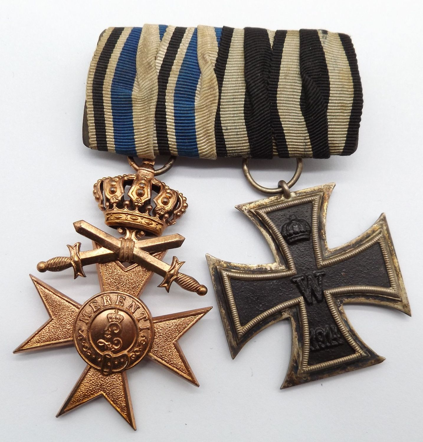 Bayern: 2-er Ordensschnalle. MVK 3. Klasse mit Schwertern und der Krone, EK2 1914.