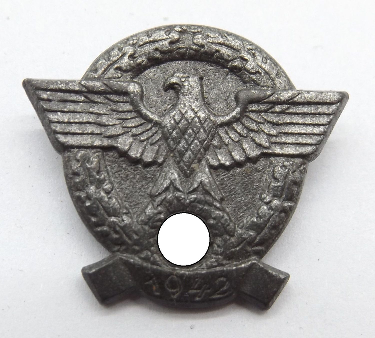 3. Reich: Abzeichen zum Tag der Polizei 1942, rückseitig gepunzt G 9.