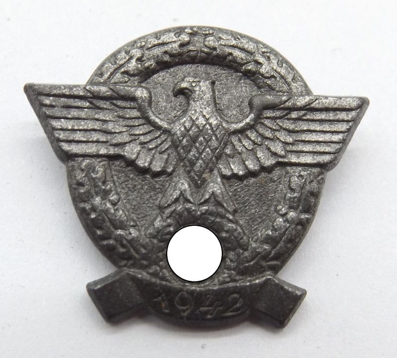 3. Reich: Abzeichen zum Tag der Polizei 1942, rückseitig gepunzt G 9.