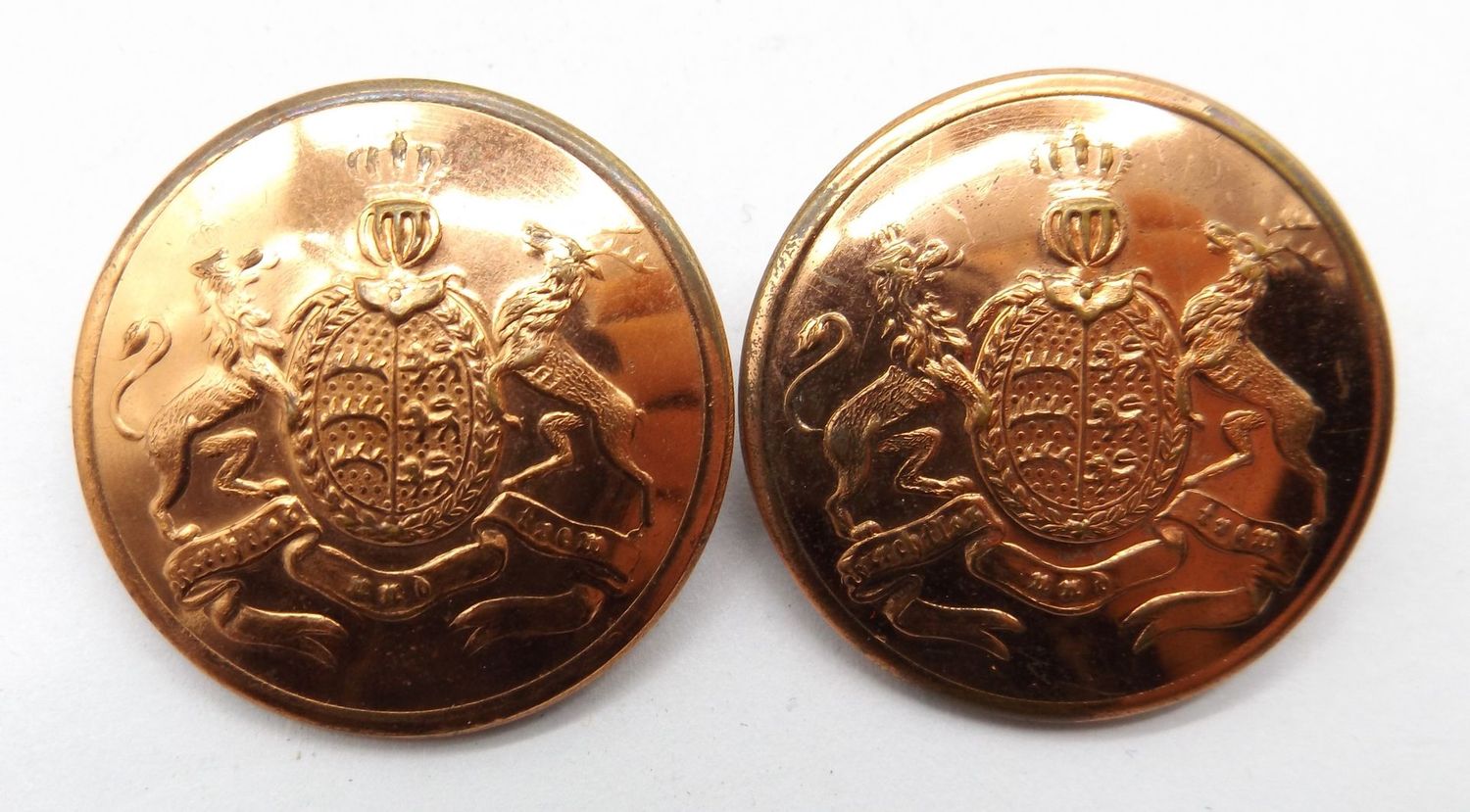 Württemberg: Paar Sergeantenknöpfe, Hersteller Extra Fein, Durchmesser ca. 30 mm.