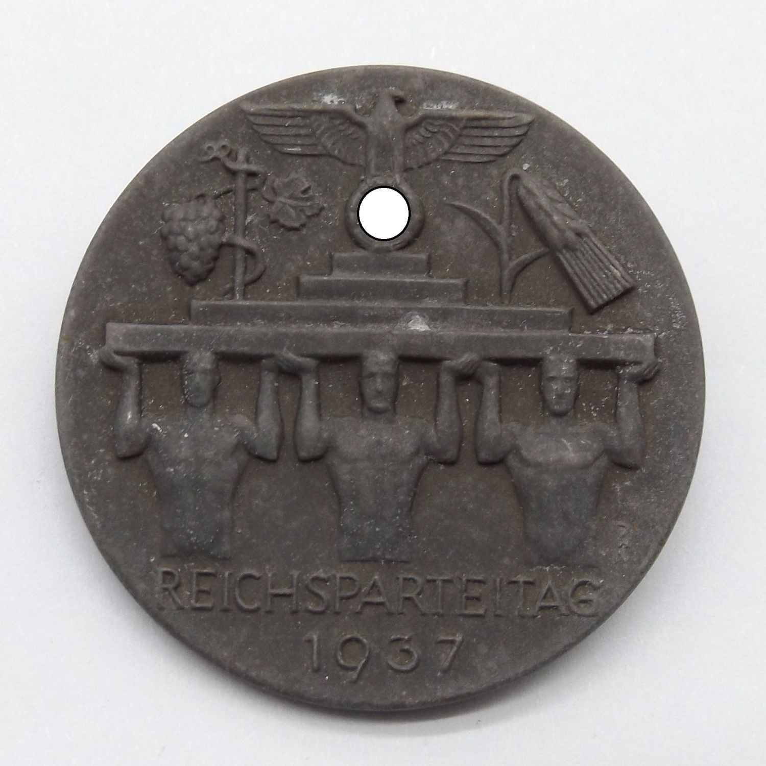 3. Reich: Abzeichen Reichsparteitag 1937, Hersteller Werner Redo, Saarlautern.