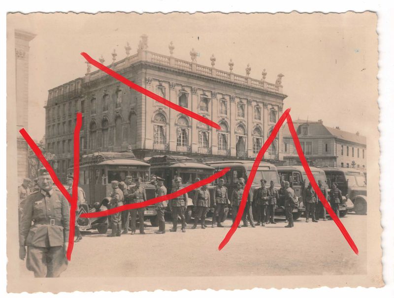 Wehrmacht: Foto LKW PKW Wehrmacht: Foto LKW PKW "Deutsche Feldpost", französische Beutefahrzeuge, Größe ca. 11,8 x 8,7 cm, C92.