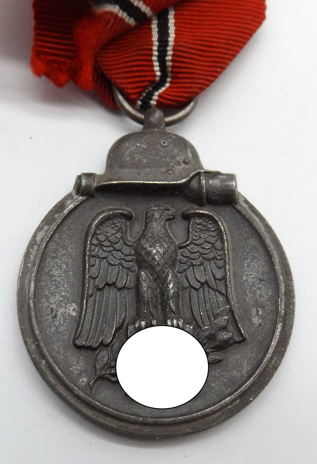 Wehrmacht: Medaille Winterschlacht im Osten, Ostmedaille, mit Hersteller 60 für die Firma Katz & Deyle, Pforzheim.