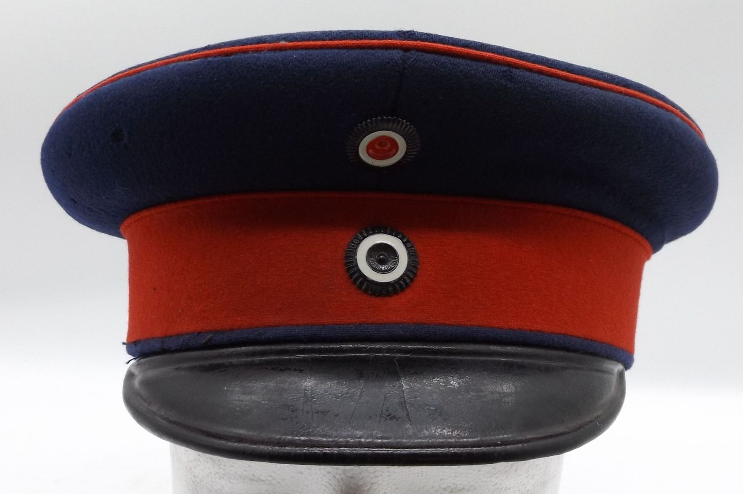 Preussen: Schirmmütze für einen Unteroffizier im Füsilier-Regiment „General-Feldmarschall Graf Blumenthal“ (Magdeburgisches) Nr. 36, Merseburg, mit Kammerstempel, Größe 56.