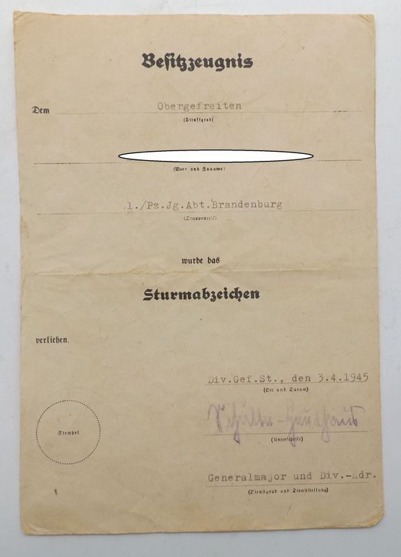Wehrmacht: Besitzzeugnis zum Allgemeinen Sturmabzeichen für einen Obergefreiten der 1./ Panzer-Jäger-Abteilung "Brandenburg",  3.4.1945, OU Gen.Maj. u. Div.Kdr. Hermann Schulte-Heuthaus (RK).
