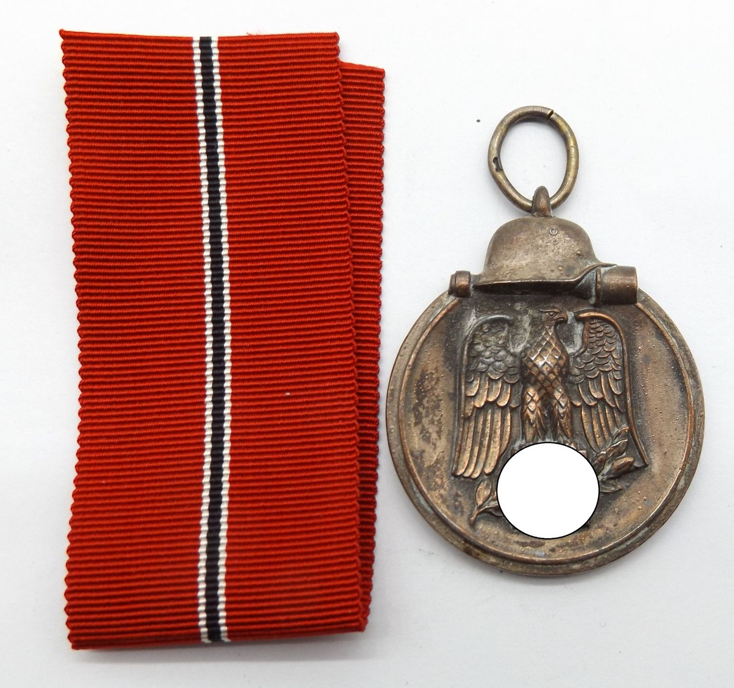 Wehrmacht: Medaille Winterschlacht im Osten, Ostmedaille, mit Hersteller 1 für die Firma Deschler & Sohn, München, selten! Wehrmacht: Medaille Winterschlacht im Osten, Ostmedaille, mit Hersteller 1 für die Firma Deschler & Sohn, München, selten!