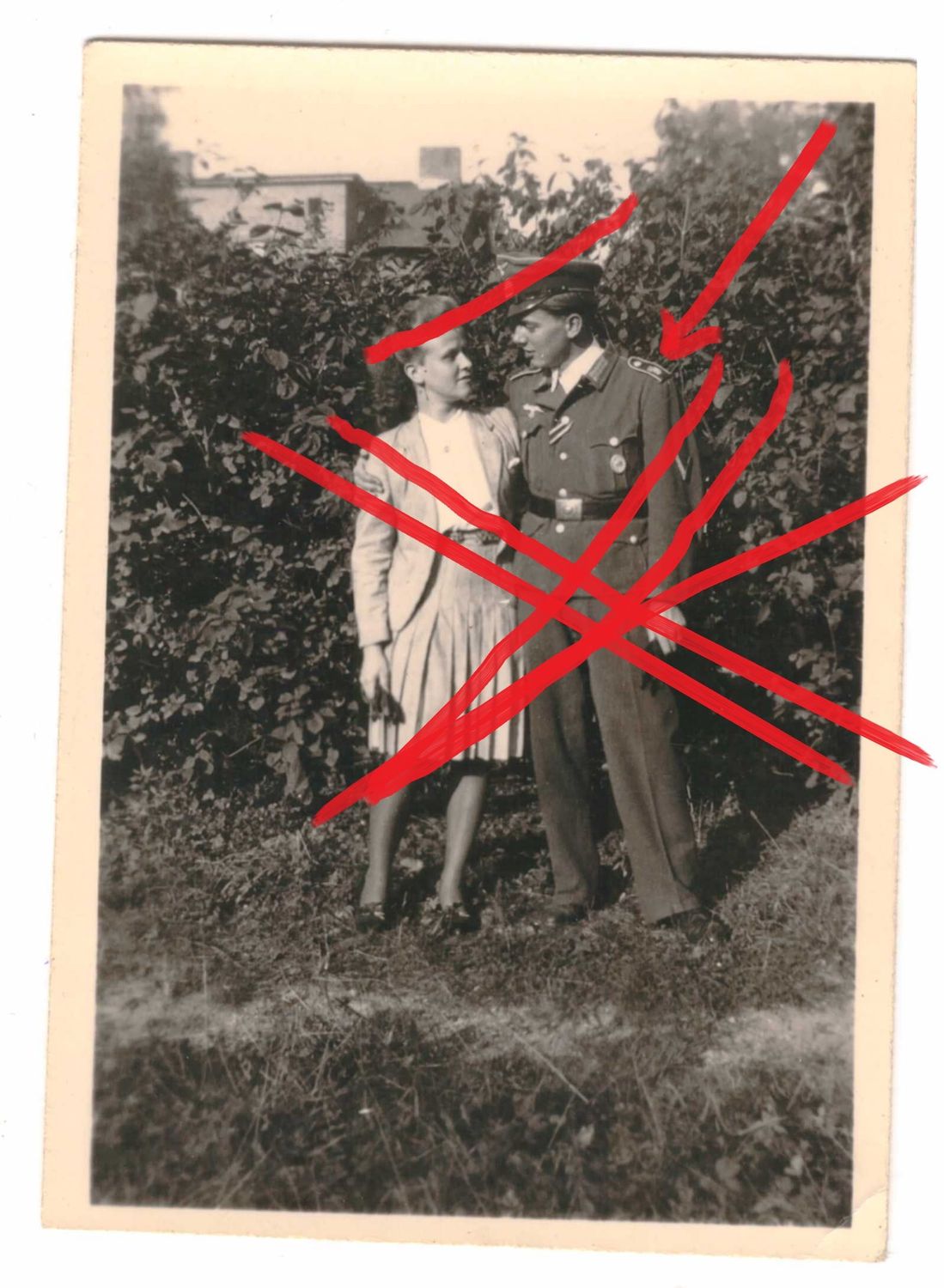 Wehrmacht: Foto eines Gefreiten der Division "Großdeutschland", Größe ca. 8,6 x 6 cm, C95.