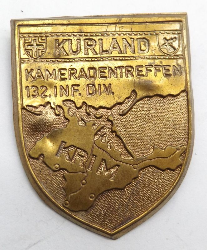 Wehrmacht: Teilnehmerabzeichen Kameradentreffen 132. Inf. Div., Kurland, Krim, an Nadel.