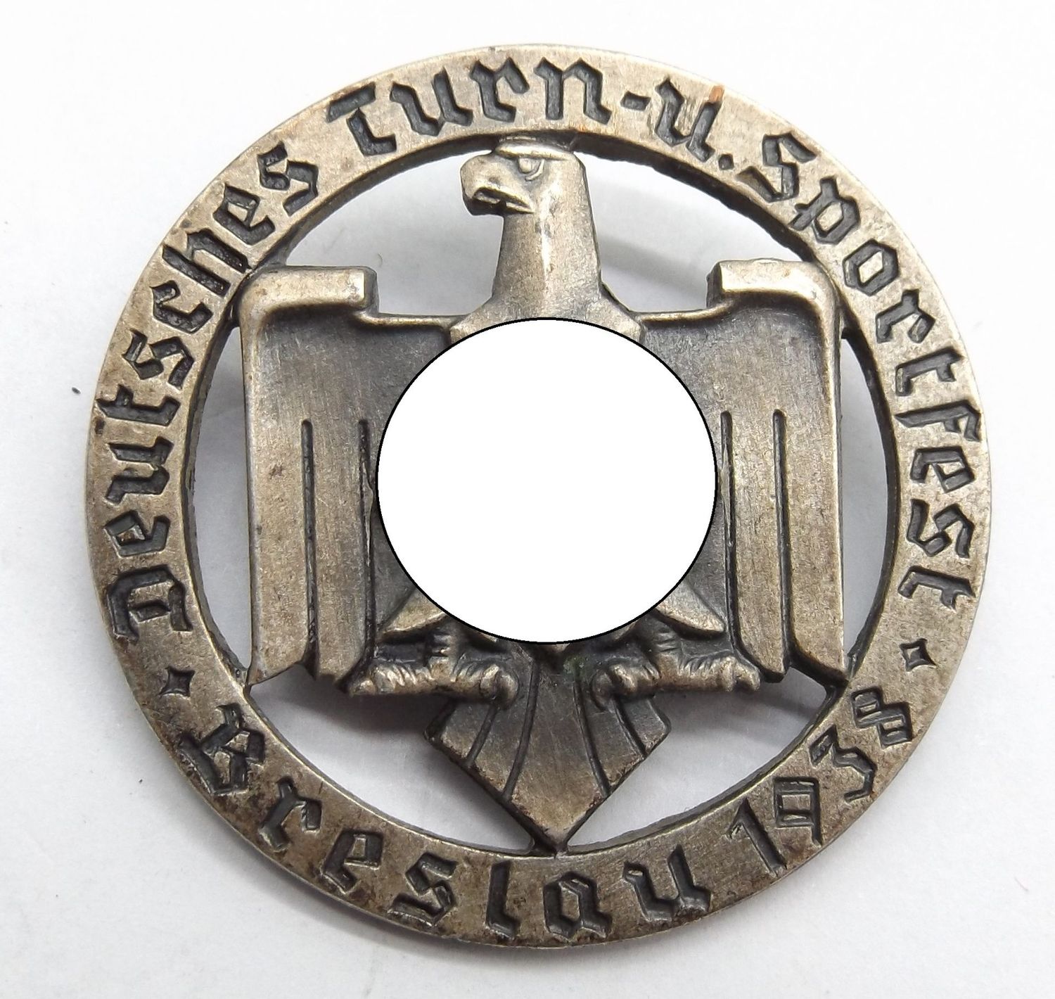 3. Reich: Treffabzeichen NSRL 3. Reich: Treffabzeichen NSRL "Deutsches Turn- u. Sportfest Breslau 1938", Hersteller Hermann Aurich, Dresden.