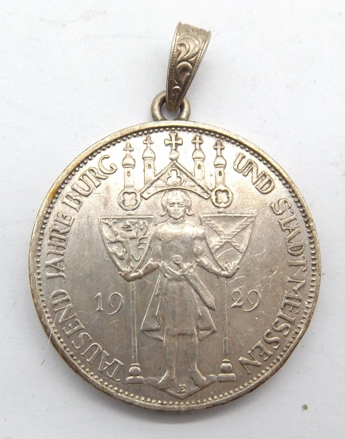 Weimarer Republik: Münzanhänger 3 Reichsmark, 1000 Jahre Burg und Stadt Meissen 1929, SILBER mit Silberhänger. Weimarer Republik: Münzanhänger 3 Reichsmark, 1000 Jahre Burg und Stadt Meissen 1929, SILBER mit Silberhänger.