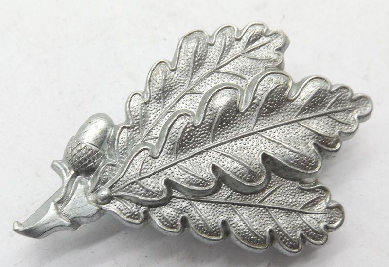 Wehrmacht: Abzeichen für die Feldmütze Jäger. Wehrmacht: Abzeichen für die Feldmütze Jäger.