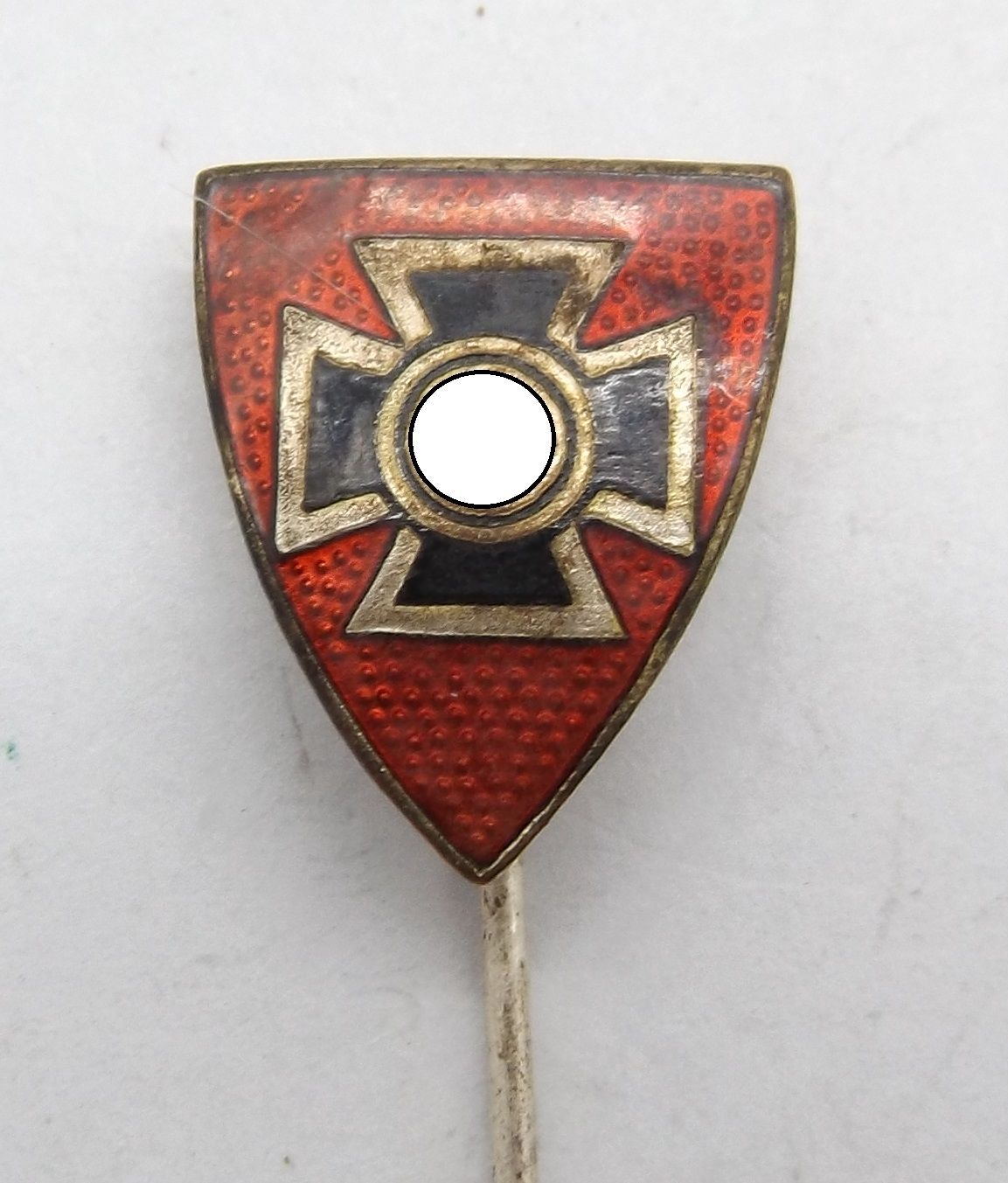 3. Reich: Mitgliedsnadel NS-Reichskriegerbund, rückseitig GES. GESCH.