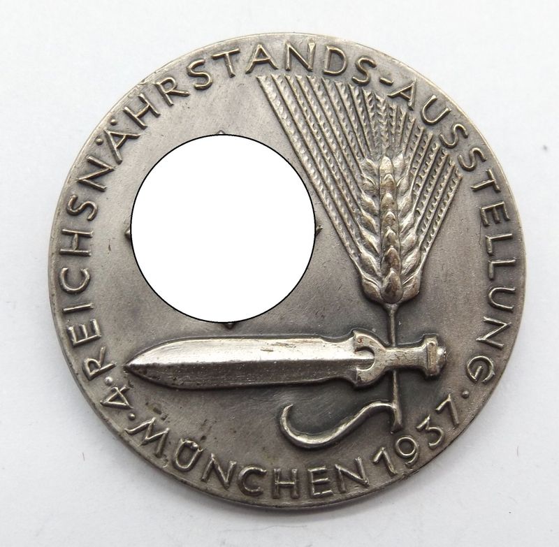 3. Reich: AbzeichenReichsnährstands-Ausstellung München 1937, mit Hersteller Robert Neff, Berlin W35, die Nadel ohne Haken. 3. Reich: AbzeichenReichsnährstands-Ausstellung München 1937, mit Hersteller Robert Neff, Berlin W35, die Nadel ohne Haken.