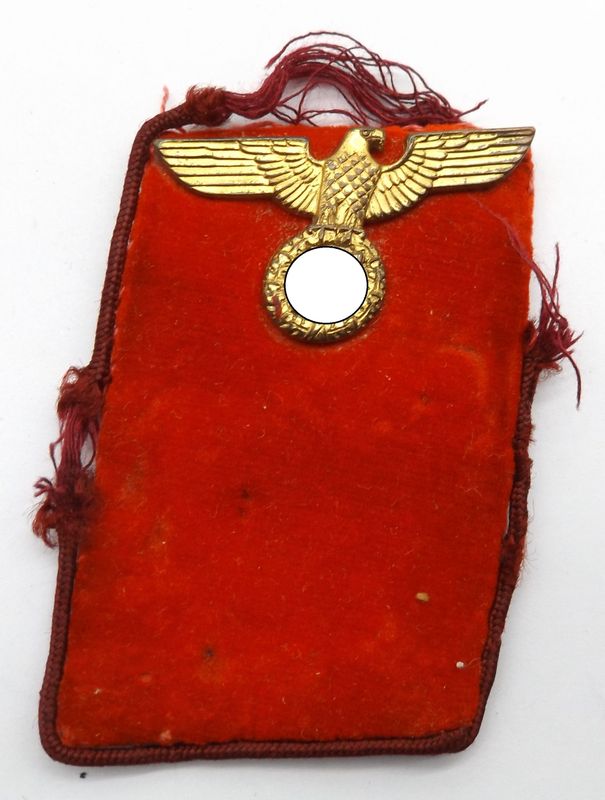 NSDAP: Einzelner Kragenspiegel für Politische Leiter in der Gauleitung, rückseitig mit RZM-Etikett. NSDAP: Einzelner Kragenspiegel für Politische Leiter in der Gauleitung, rückseitig mit RZM-Etikett.