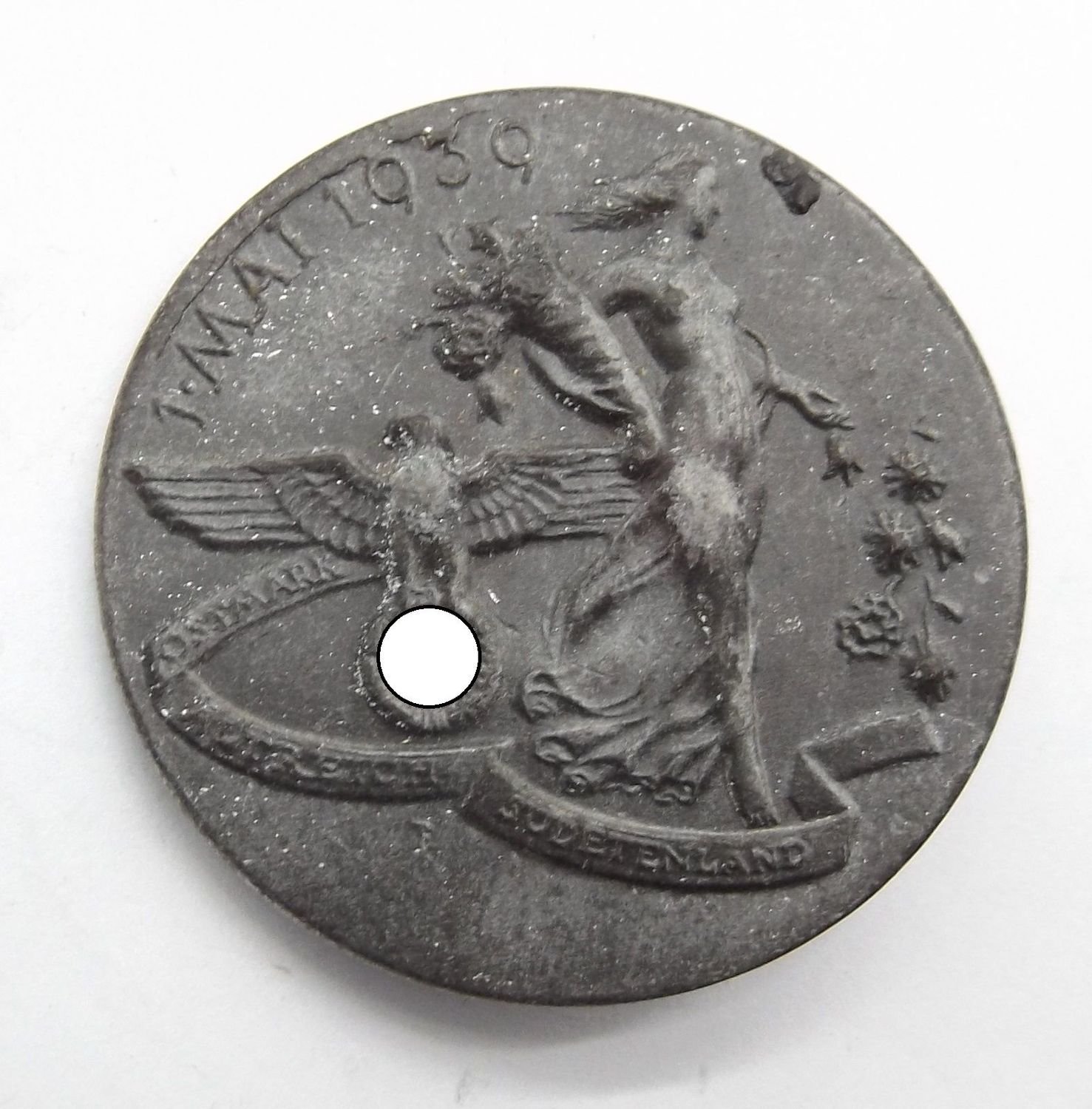 Abzeichen 1. Mai 1939 Ostmark, Altreich, Sudetenland, Hersteller Erhard & Söhne, Schwäbisch Gmünd.