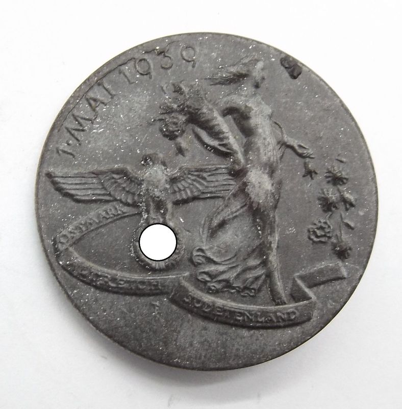 Abzeichen 1. Mai 1939 Ostmark, Altreich, Sudetenland, Hersteller Erhard & Söhne, Schwäbisch Gmünd. Abzeichen 1. Mai 1939 Ostmark, Altreich, Sudetenland, Hersteller Erhard & Söhne, Schwäbisch Gmünd.