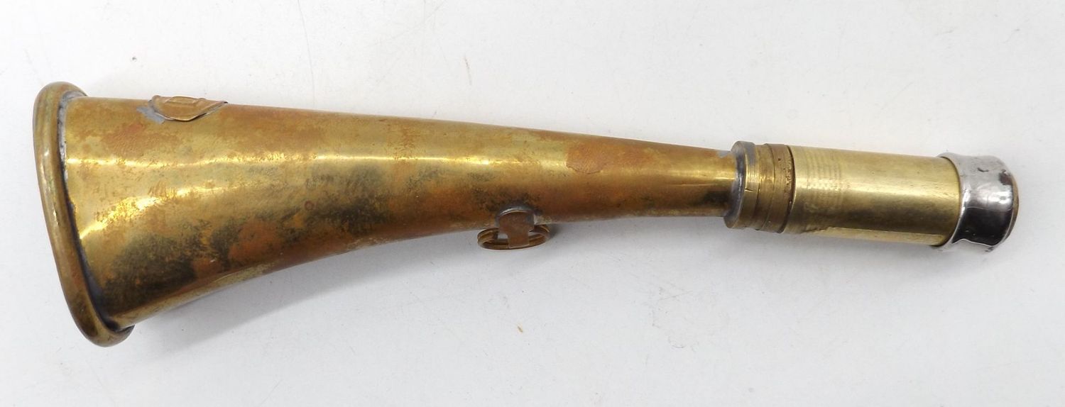 Deutsches Reich: Deutsche Reichsbahn Signalhorn, aufgelegtes Emblem, Länge ca. 16 cm.