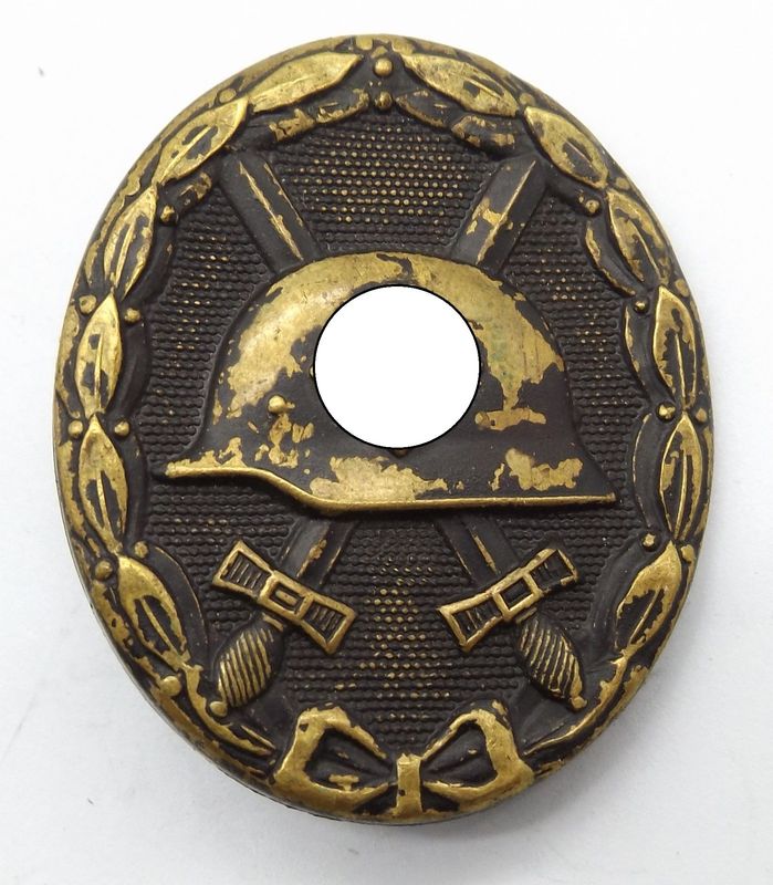 Verwundetenabzeichen VWA schwarz mit Hersteller L/13 für die Firma Paul Meybauer, Berlin. Verwundetenabzeichen VWA schwarz mit Hersteller L/13 für die Firma Paul Meybauer, Berlin.