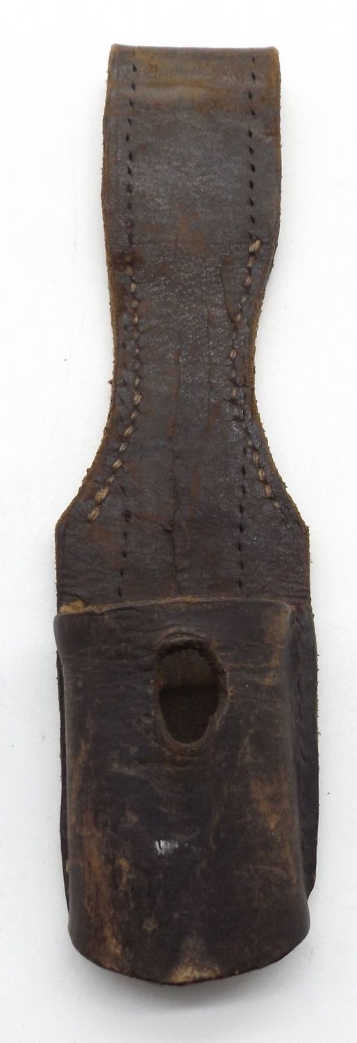 Deutsches Reich: Koppelschuh zum Bajonett 98/05, rückseitig unleserlicher Herstellerstempel von 1918. Deutsches Reich: Koppelschuh zum Bajonett 98/05, rückseitig unleserlicher Herstellerstempel von 1918.