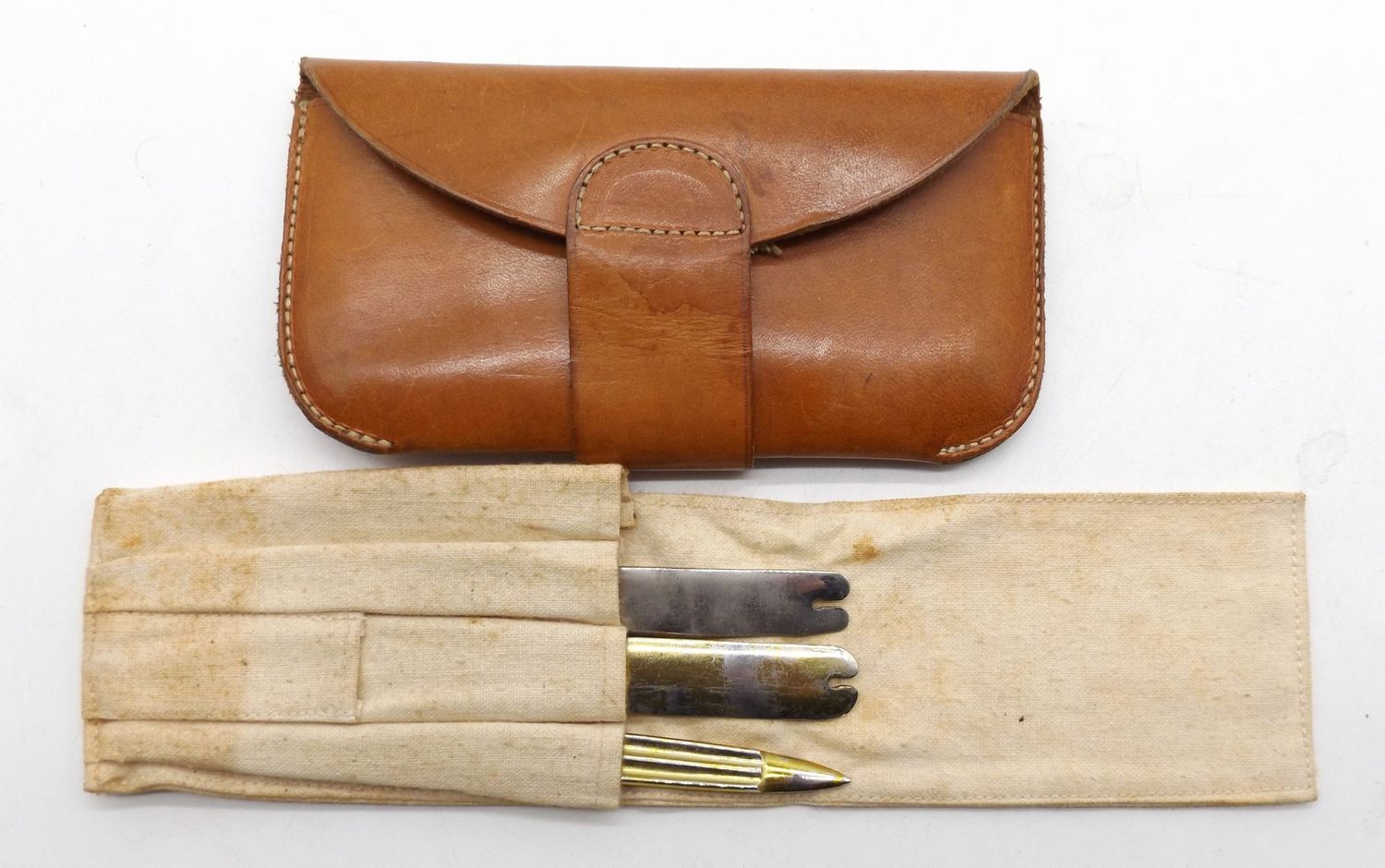 Wehrmacht: Kleines Arztbesteck, Kleines Feldbesteck, Ledertasche mit Hersteller K. Bollmann Tuttlingen von 1938.