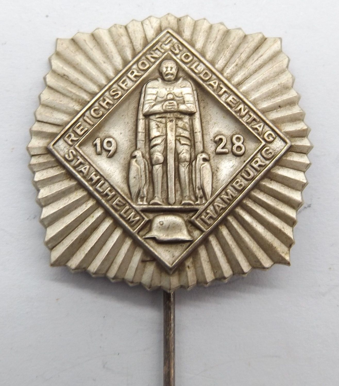 Stahlhelmbund: Treffenabzeichen Reichsfrontsoldatentag Hamburg 1928, an Nadel.