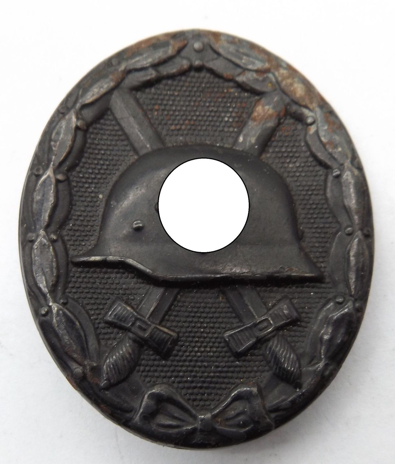 Verwundetenabzeichen VWA schwarz mit Hersteller L/14 für die Firma Friedrich Orth, Wien.