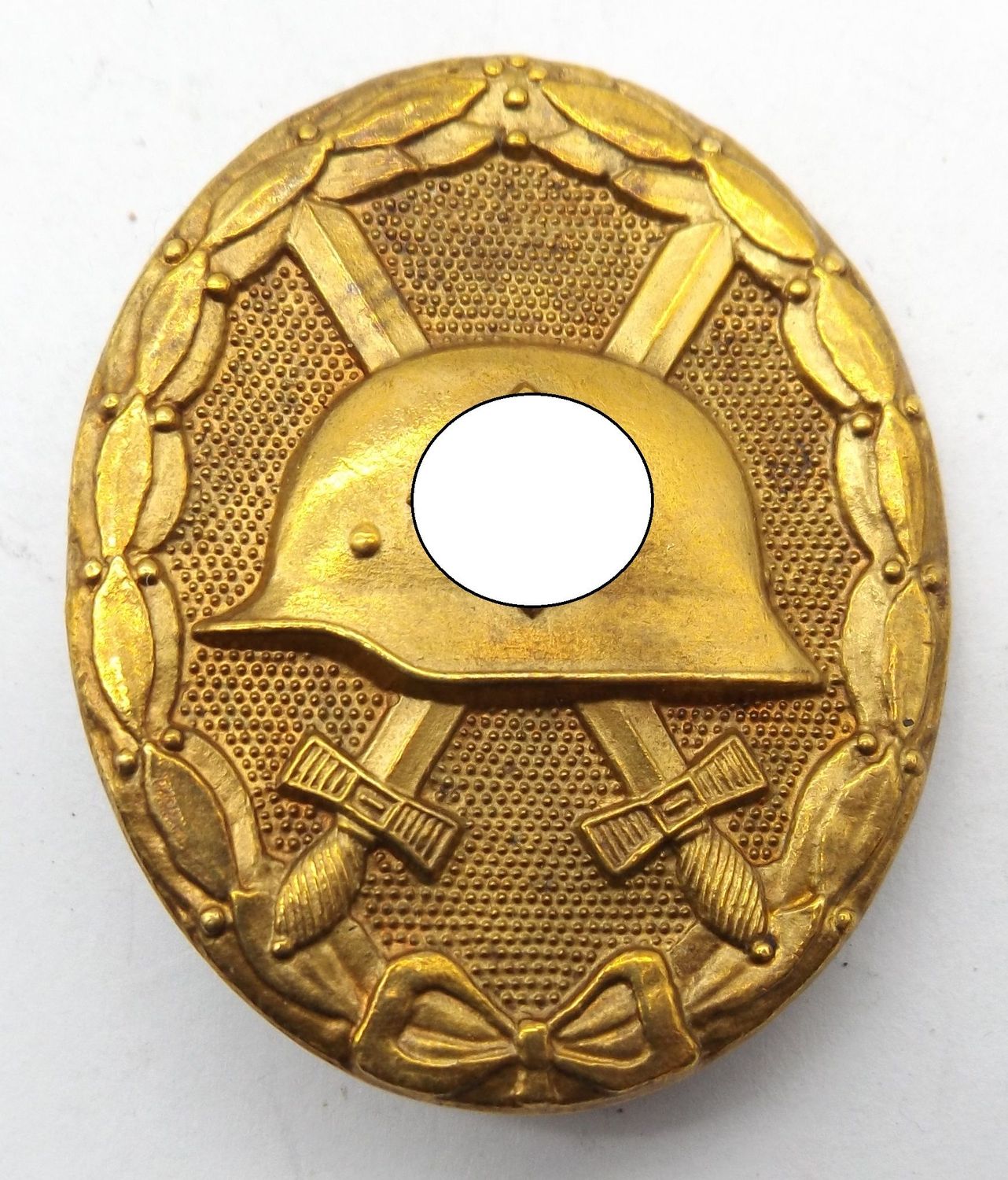 Verwundetenabzeichen VWA in Gold, Buntmetall vergoldet, mit Hersteller L/14 für die Firma Friedrich Orth, Wien, sehr selten!