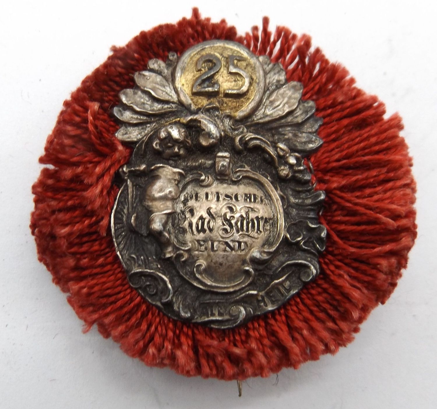 Deutsches Reich: Mitgliedsabzeichen für 25 Jahre Deutscher Radfahrer Bund, rückseitige Herstellerpunze von Lindner, München.
