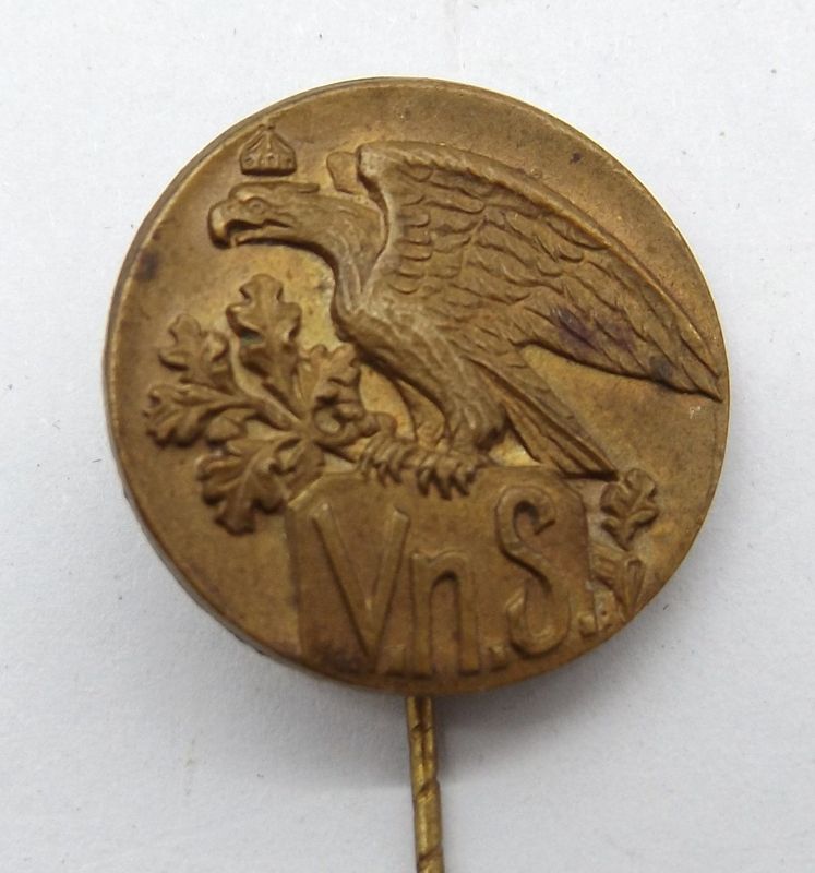 Deutsches Reich: Mitgliedsabzeichen Verband nationalgesinnter Soldaten (VnS), rückseitig Hersteller Hch.Timm Berlin C19, an Nadel, ca. 21 mm.