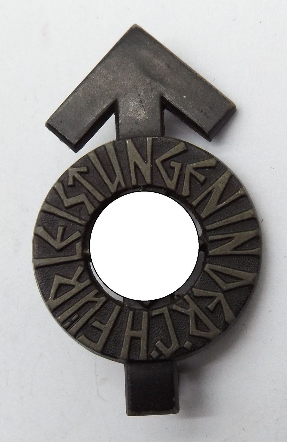 HJ: Leistungsabzeichen in Schwarz, rückseitig mit Hersteller RZM M1/36 für die Firma Berg & Nolte, Lüdenscheid (B&NL), Verleihungsnummer „78223“, schöner Zustand.