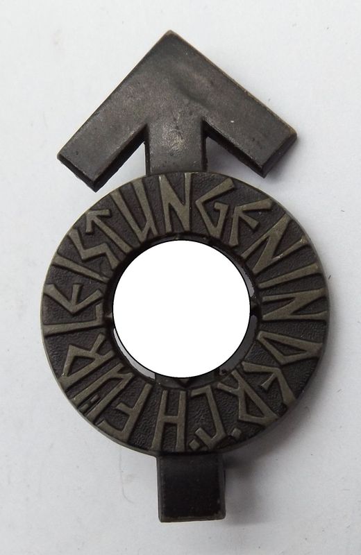 HJ: Leistungsabzeichen in Schwarz, rückseitig mit Hersteller RZM M1/36 für die Firma Berg & Nolte, Lüdenscheid (B&NL), Verleihungsnummer „78223“, schöner Zustand.