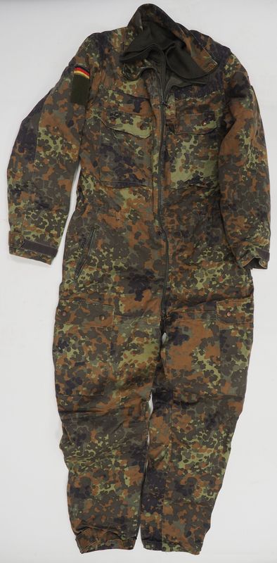 Bundeswehr: Erprobung Panzerkombi mit Kälteschutz!, Etikett mit Aufschrift Truppenversuch 1989 Modell B, Größe 13.