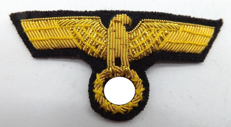 Kriegsmarine: Mützenadler für Offiziere, ca 70 x 35 cm.
