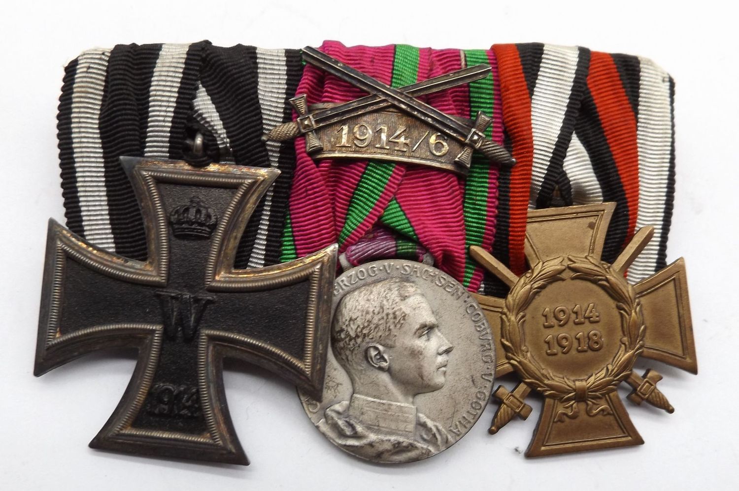 Sachsen-Coburg-Gotha: 3-er Ordensschnalle, EK2,  Sachsen-Coburg & Gotha, Silberne Verdienstmedaille des SEHO mit Schwerterspange "1914/16", FEK (Hersteller L. NBG.).