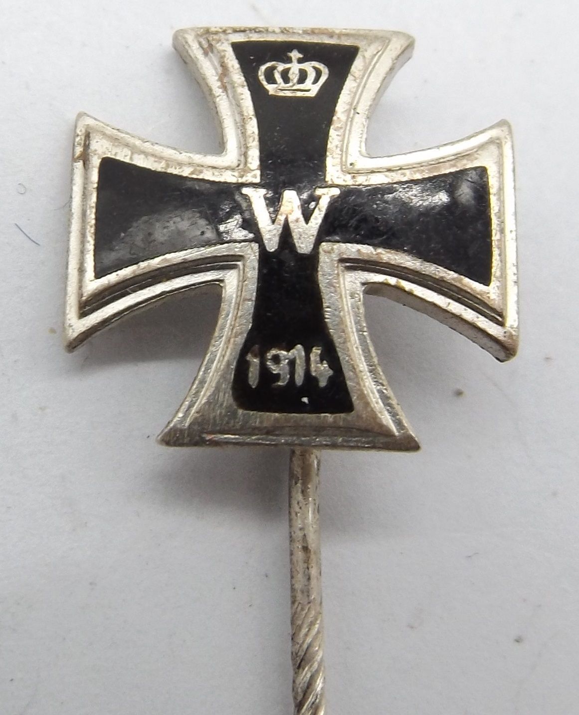 Deutsches Reich: Eisernes Kreuz 1914, Miniatur, emailliert, an Nadel, Maße ca. 16 x 16 mm.