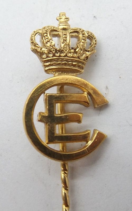 Sachsen-Coburg-Gotha: Geschenknadel Carl Eduard, an Nadel, Maße ca. 20 x 12 mm.