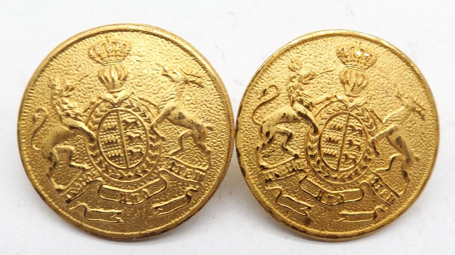 Württemberg: Paar Sergeantenknöpfe, Hersteller Extra Fein, Durchmesser ca. 29 mm.